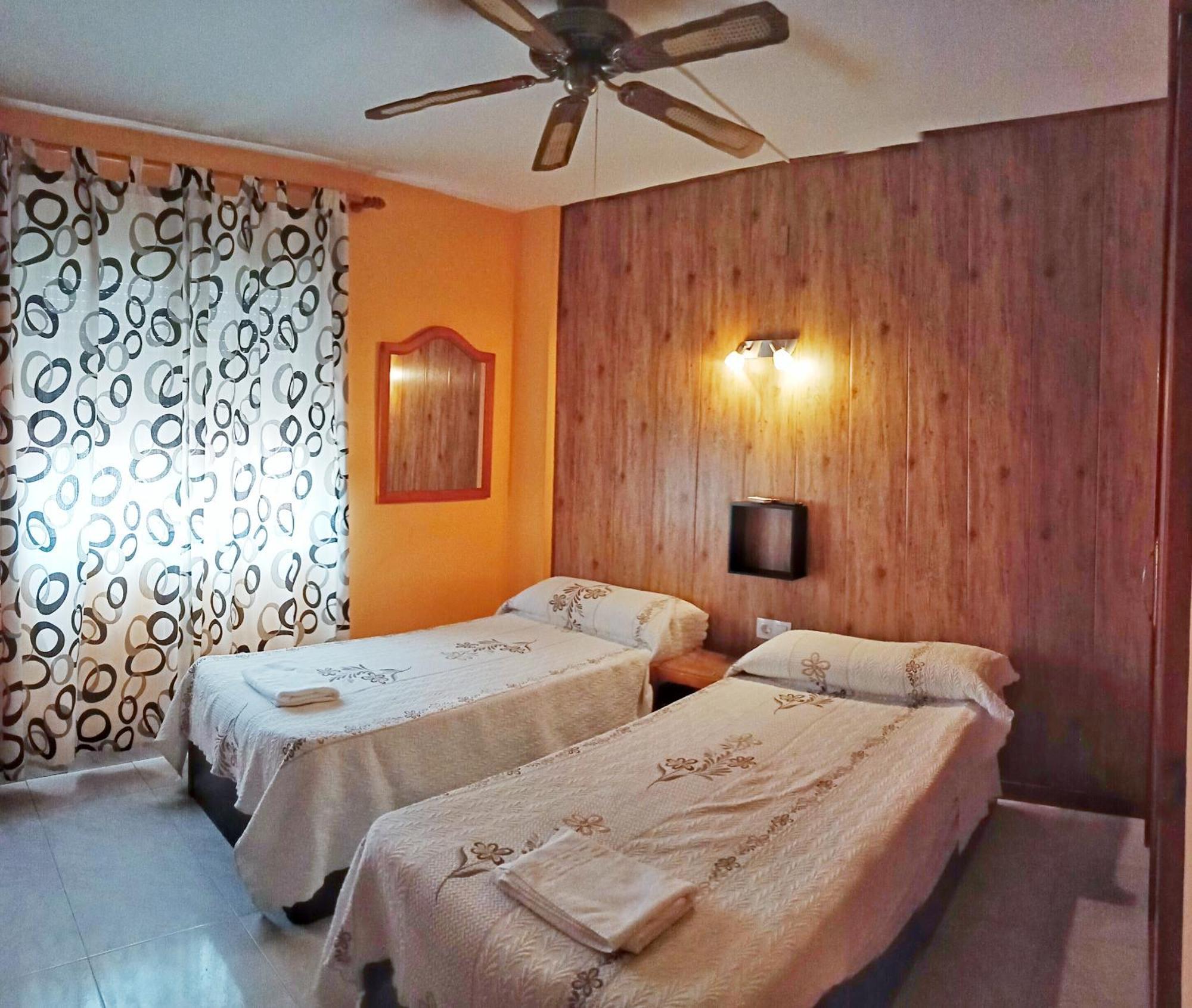 Hostal Cristina Дения Экстерьер фото