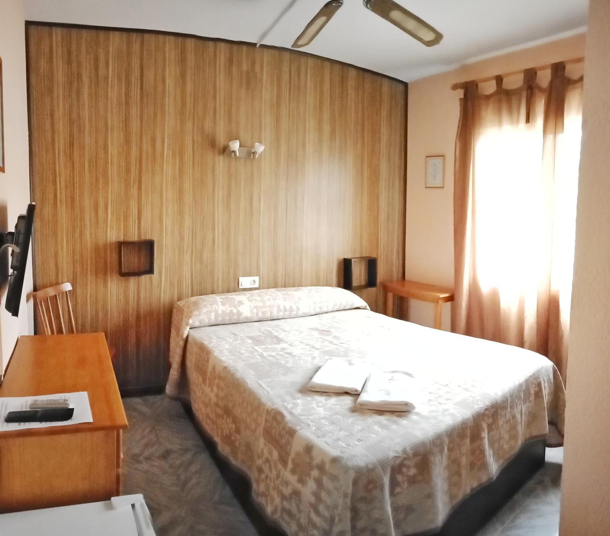 Hostal Cristina Дения Экстерьер фото