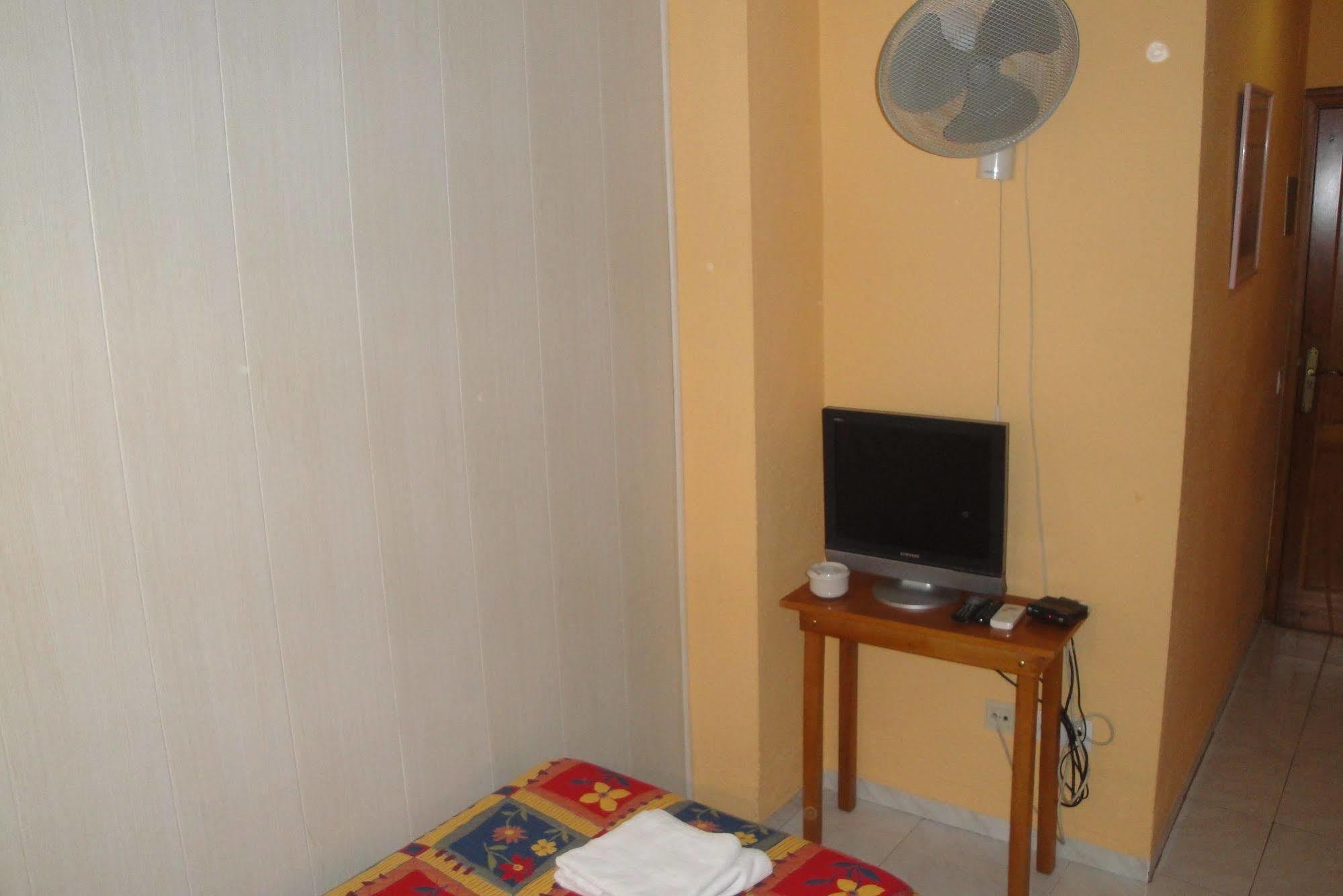 Hostal Cristina Дения Экстерьер фото
