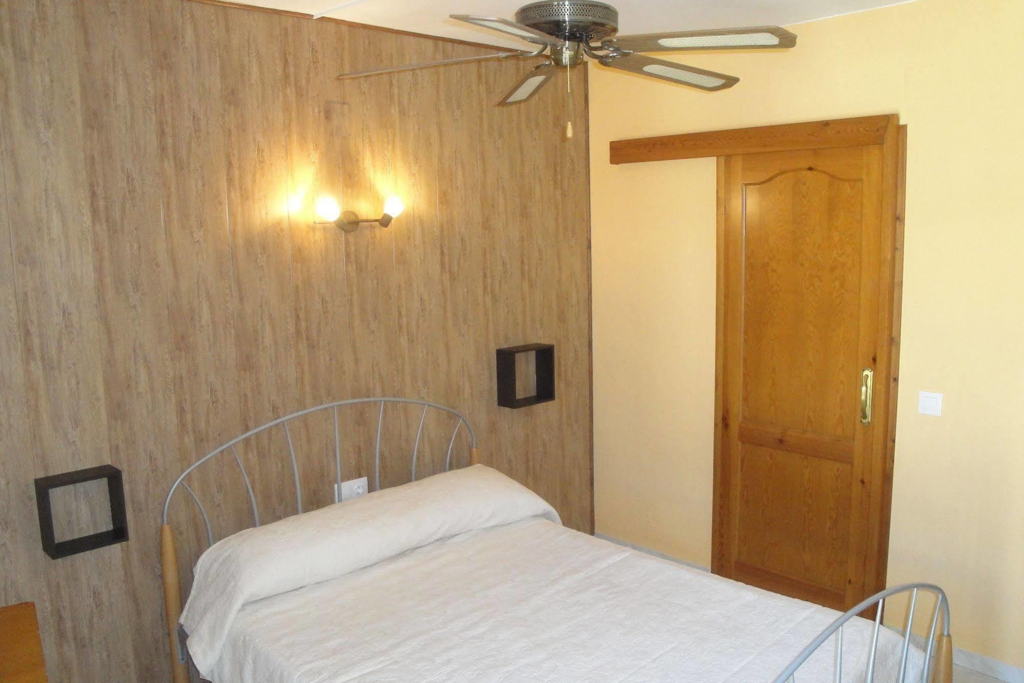 Hostal Cristina Дения Экстерьер фото