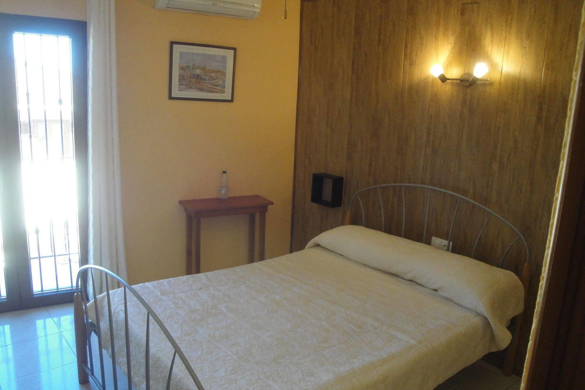 Hostal Cristina Дения Экстерьер фото