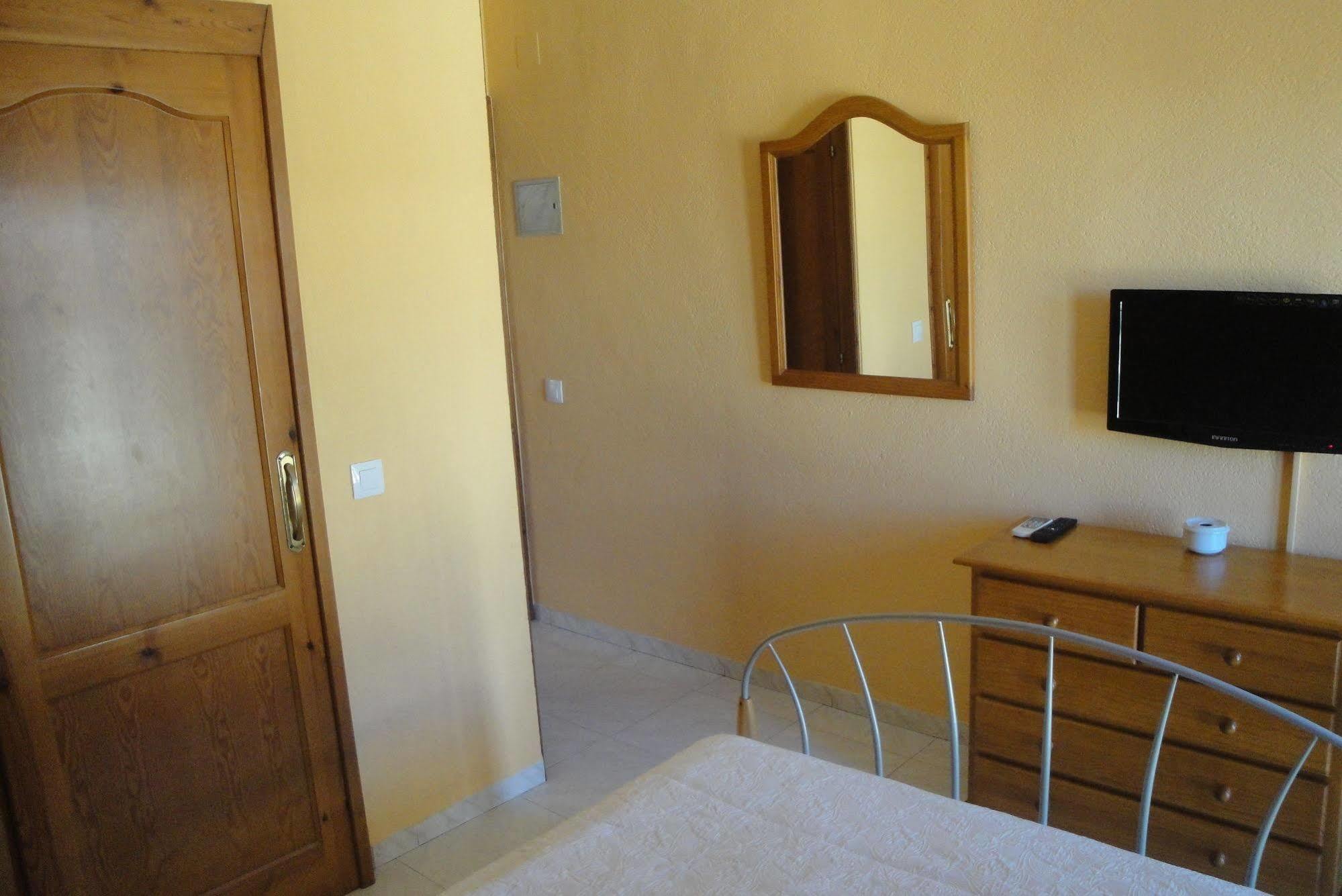 Hostal Cristina Дения Экстерьер фото
