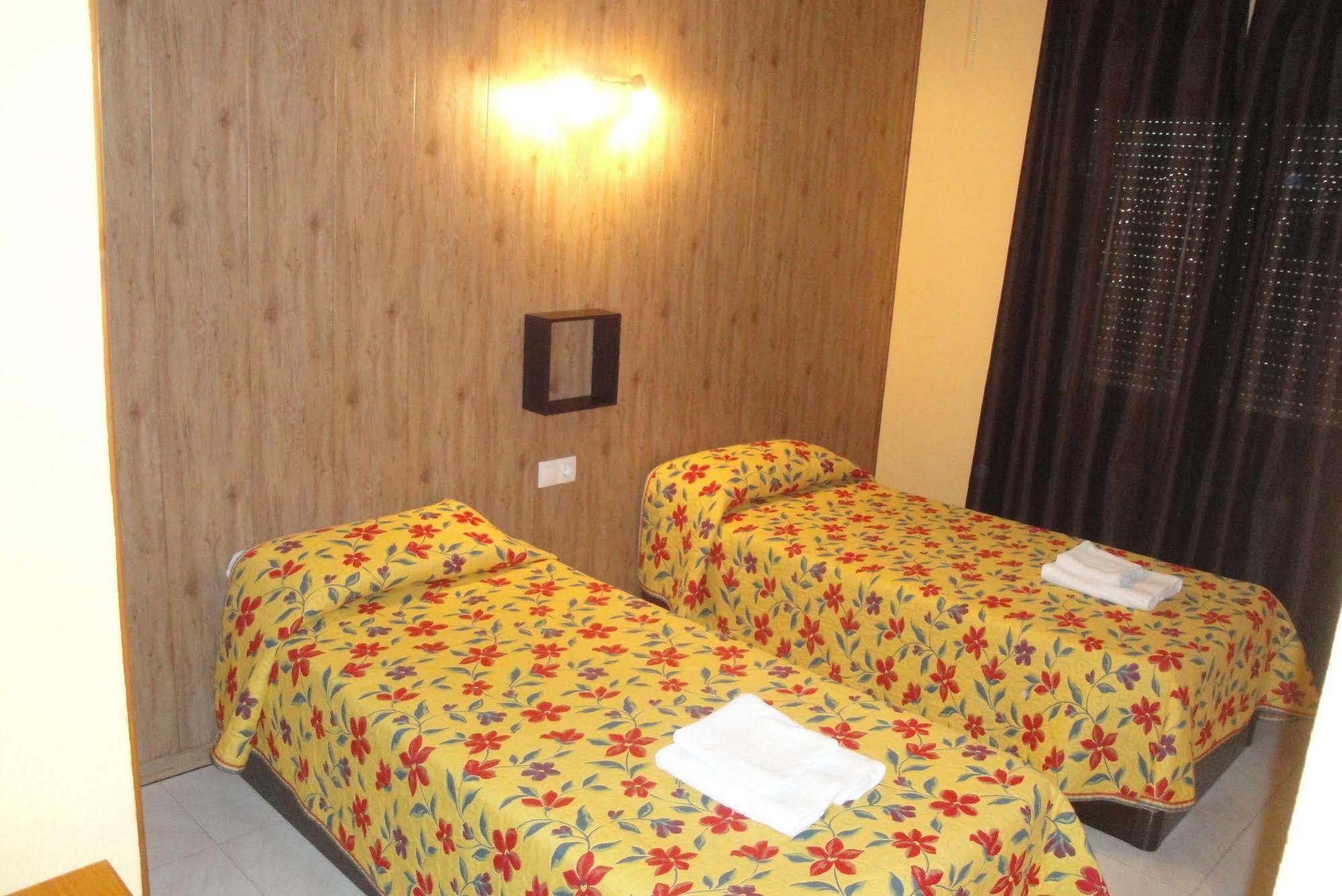 Hostal Cristina Дения Экстерьер фото