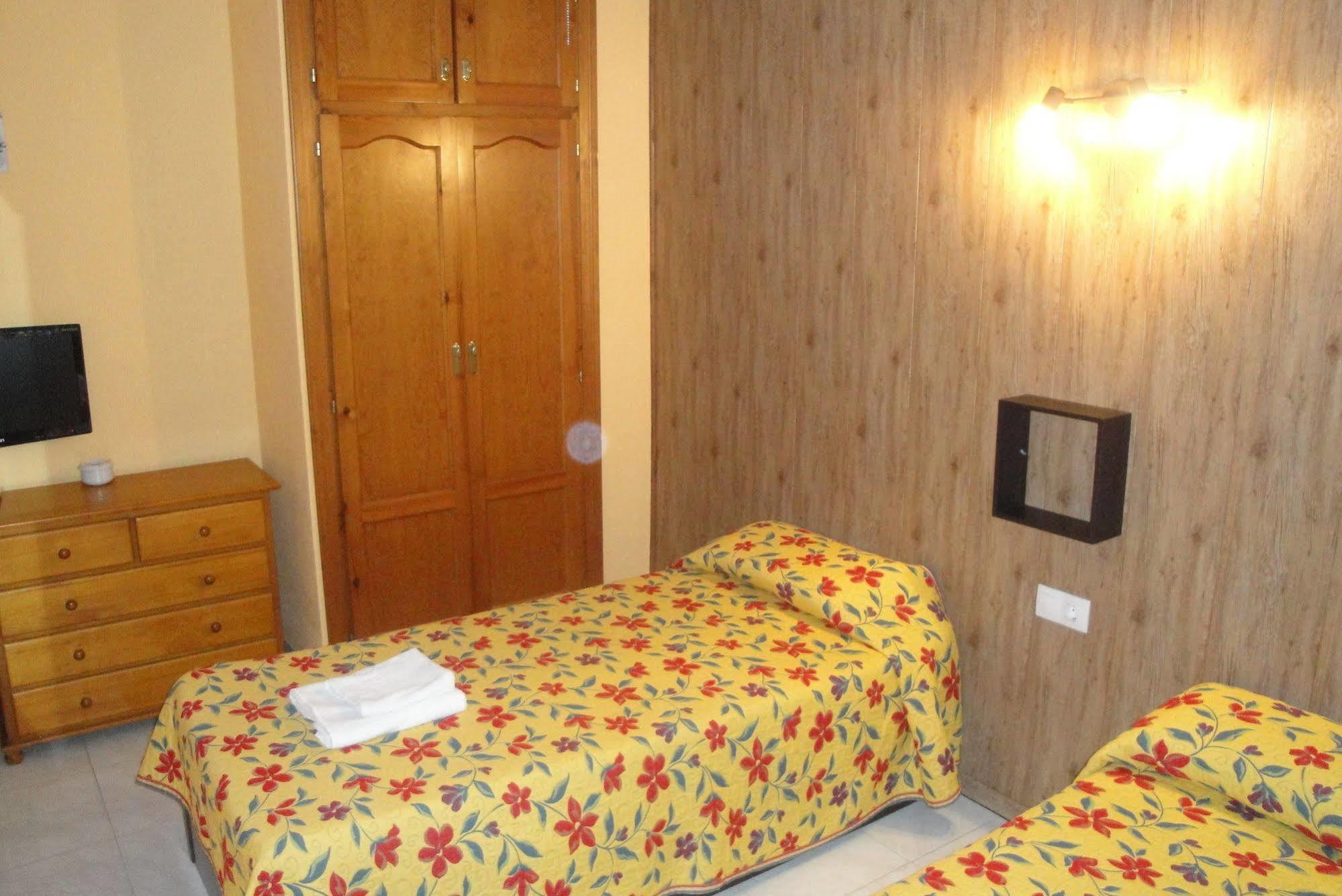 Hostal Cristina Дения Экстерьер фото