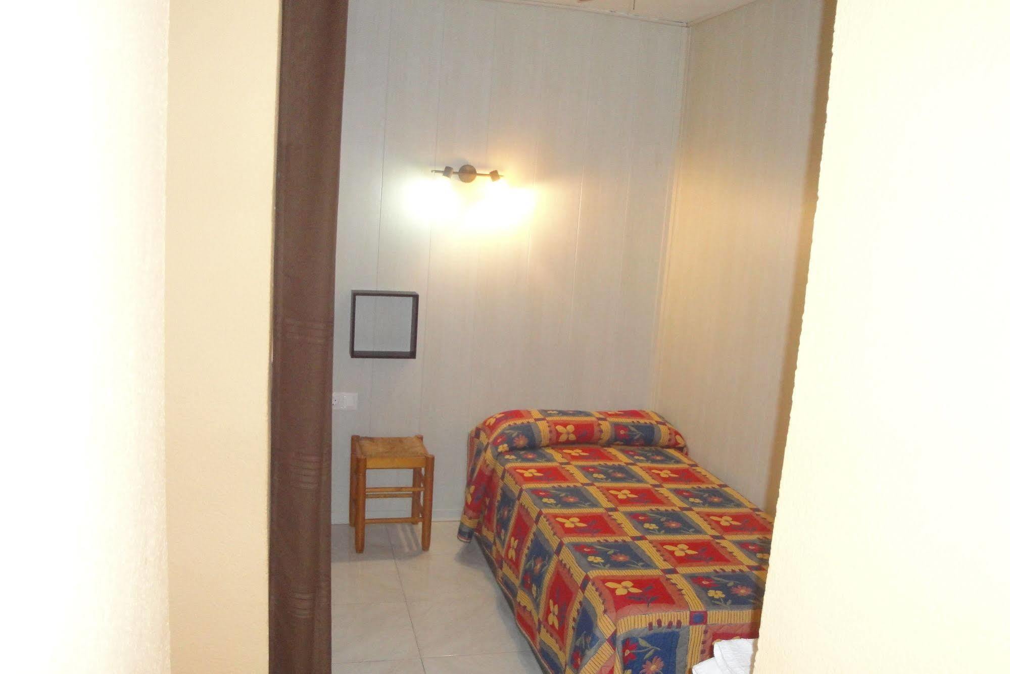 Hostal Cristina Дения Экстерьер фото